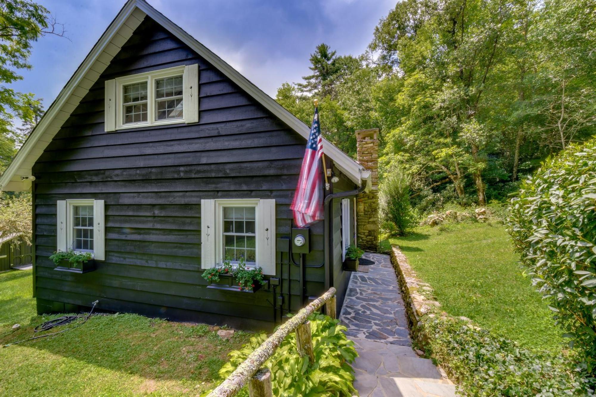 Enchanting Highlands Cottage With Pond And Falls! ภายนอก รูปภาพ