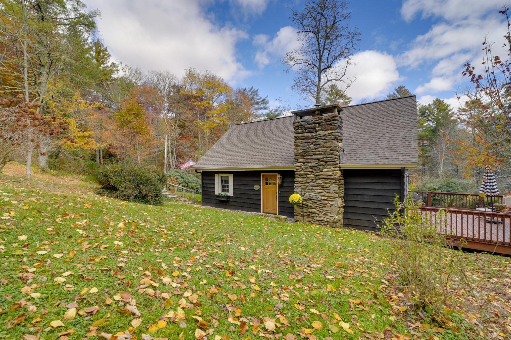 Enchanting Highlands Cottage With Pond And Falls! ภายนอก รูปภาพ